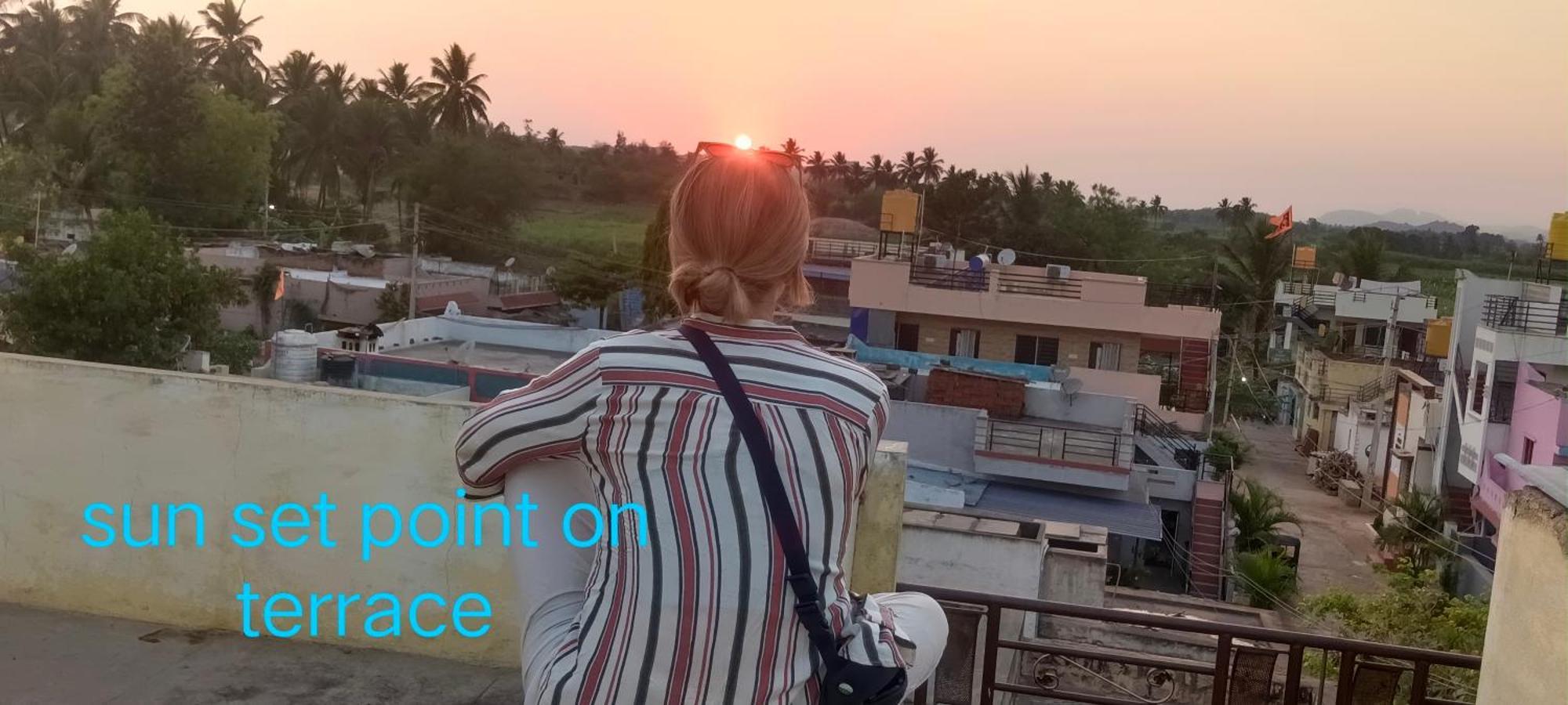 Lohit Homestay Hampi Ngoại thất bức ảnh